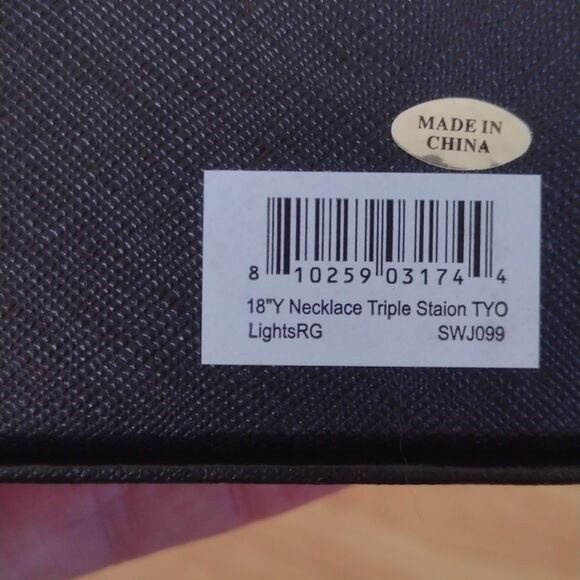 Color Street 18" Rose Gold Colored Triple Station Necklace Tokyo Lights - Picture 7 of 8